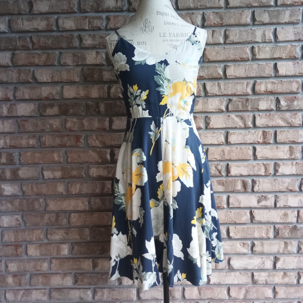 GAP Floral Print Sleeveless Dress with Back Smocking. - Picture 6 of 11